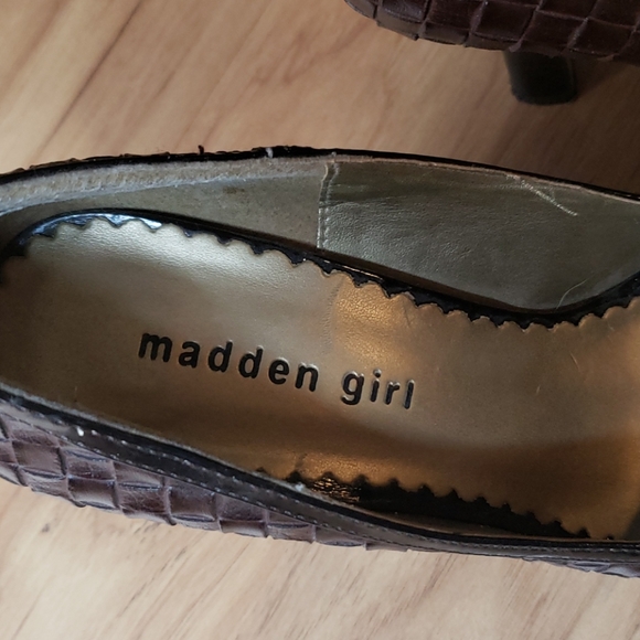 Madden Girl Lowla open toe bow brown weave heels Size 7 - Picture 10 of 11